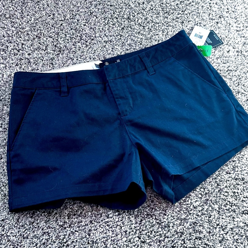 NWT Volcom Frochickie Shorts